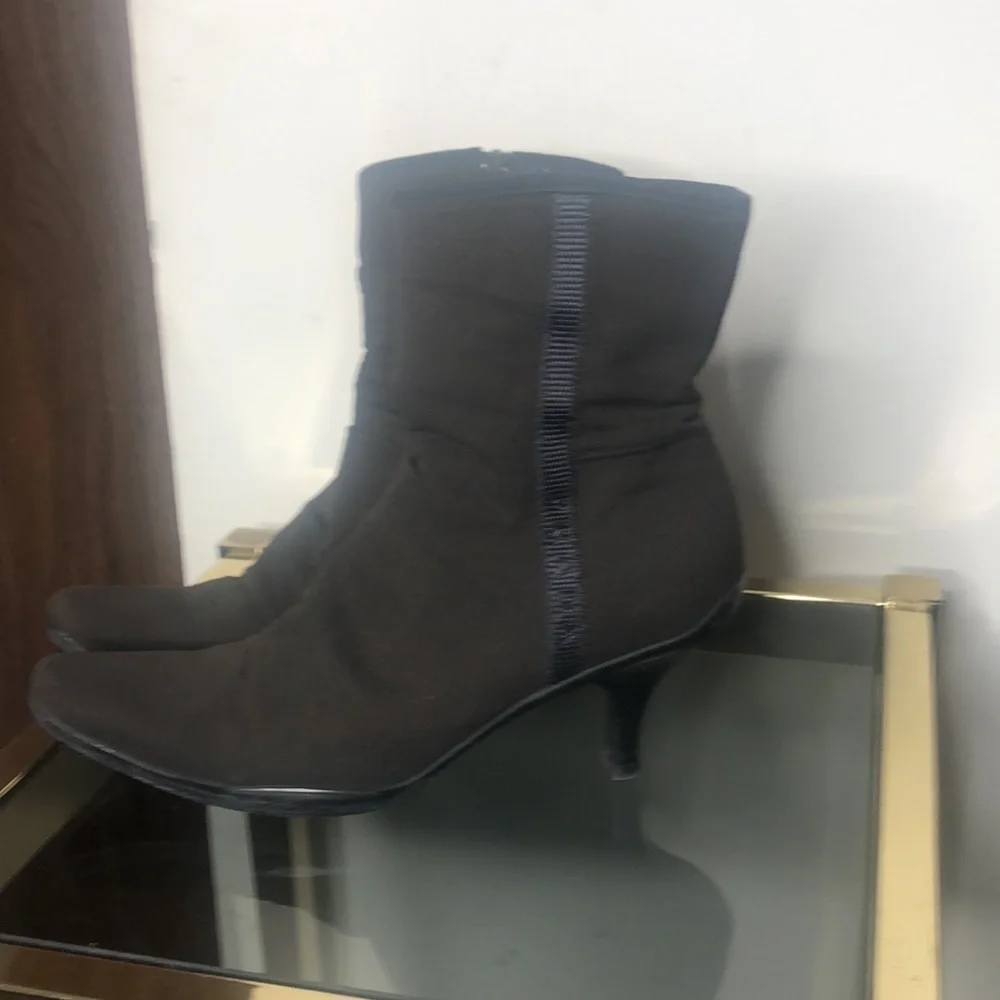 Prada zip up grey boots​ - Picture 2 of 11